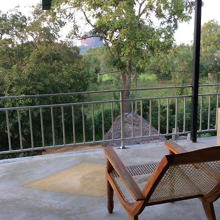 Hotel Sigiriya Rock Hide Extérieur photo