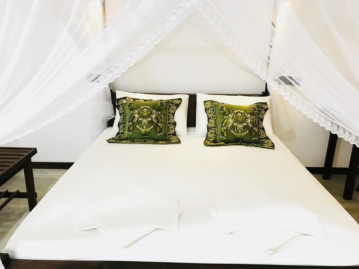 Hotel Sigiriya Rock Hide Extérieur photo